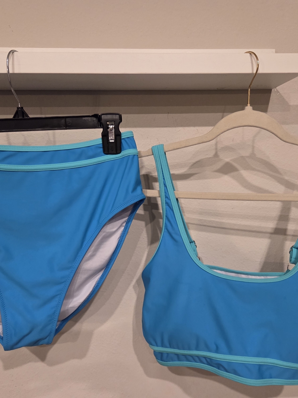 Women’s Turquoise Blue Bikini Set – Sporty Scoop Top & High-Waist Bottom